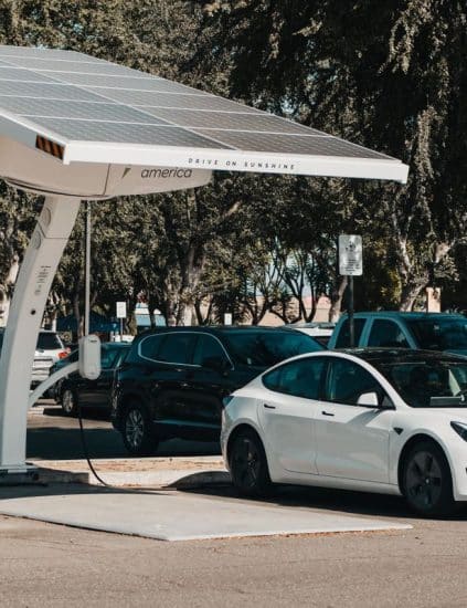 Carregador rápido para carro elétrico: como funciona, vantagens e dicas
