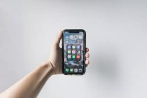 Diferença entre case e capinha: tipos, proteção e como escolher