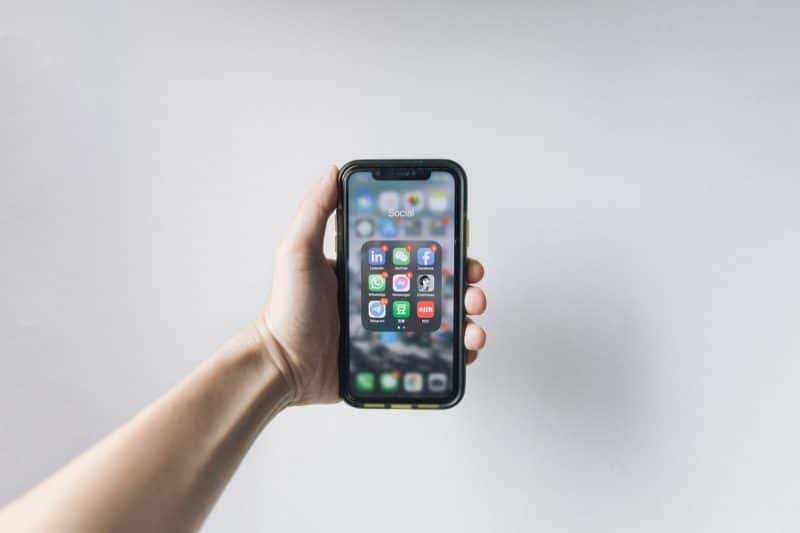 Diferença entre case e capinha: tipos, proteção e como escolher Imagen de Diferença entre case e capinha: tipos, proteção e como escolher