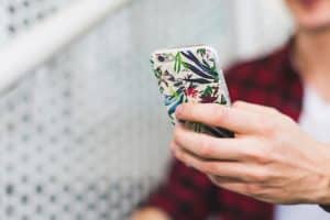 Tipos de capinha de celular: proteção, estilos e dicas para escolher